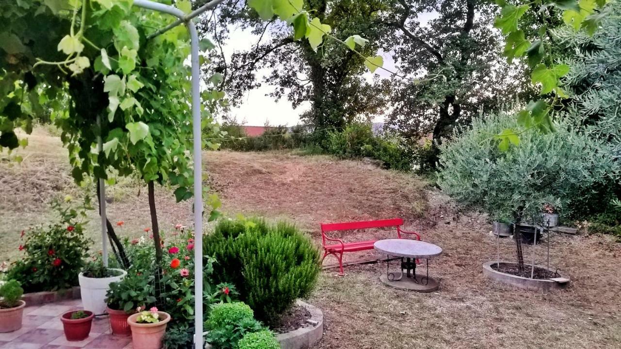 Ferienwohnung Petivat Gardens Exterior foto